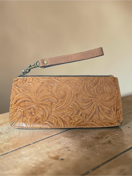 Patricia Nash Handbags - Patricia Nash Tooled Leather Wristlet Floral Western Boho Clutch Tan Brown